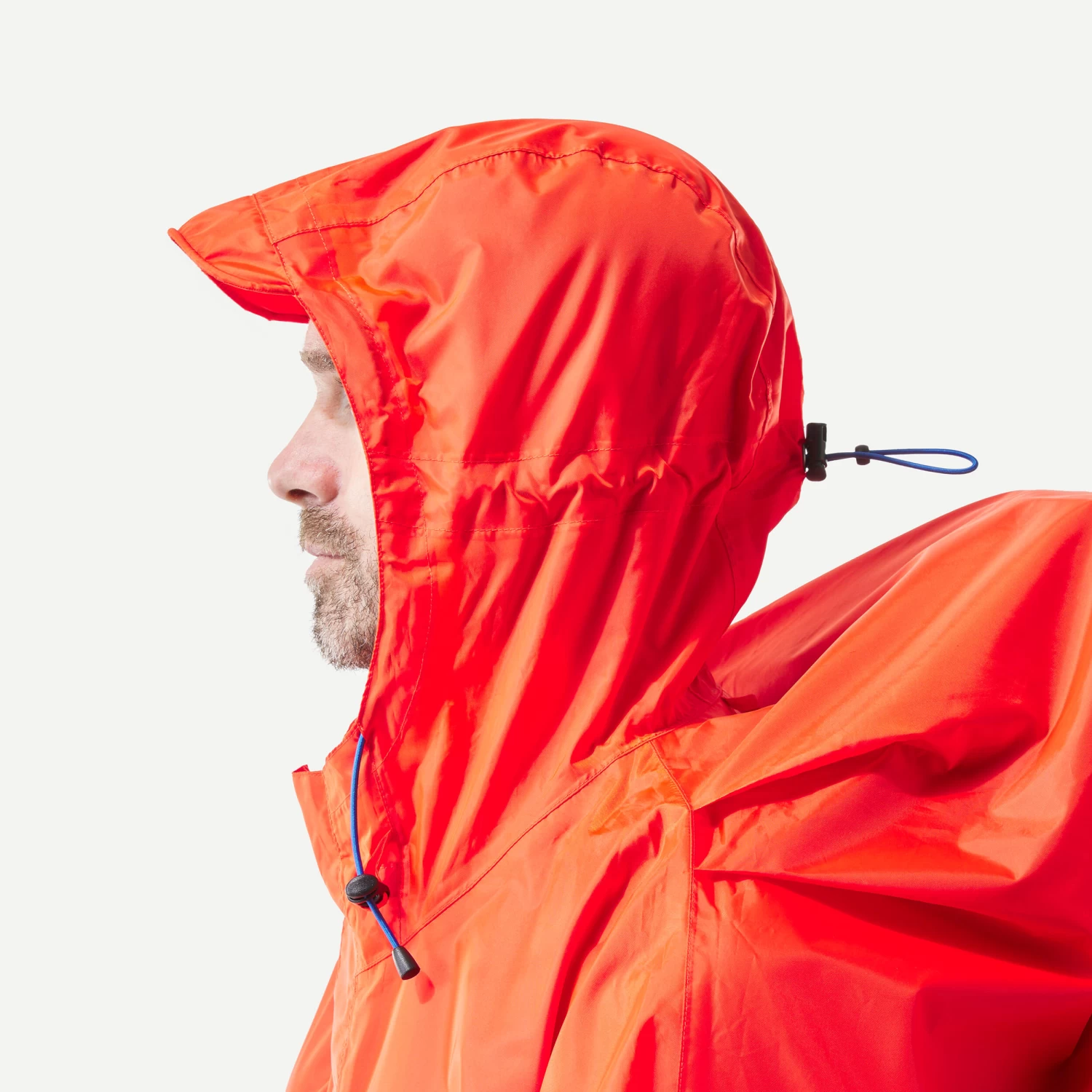 Quechua Hiking Rain Poncho - MT900 - 75L - Red 11 Quechua Hiking Rain Poncho - MT900 - 75L - Red - Image 9