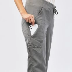 Quechua Women's Cropped Hiking Trousers -Adventure Outdoors Shop kfef5d464d6dc3504fbfa350f923c6bff